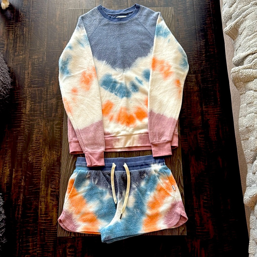Feat sweater & shirt tie-dye set, size Small.  NWOT